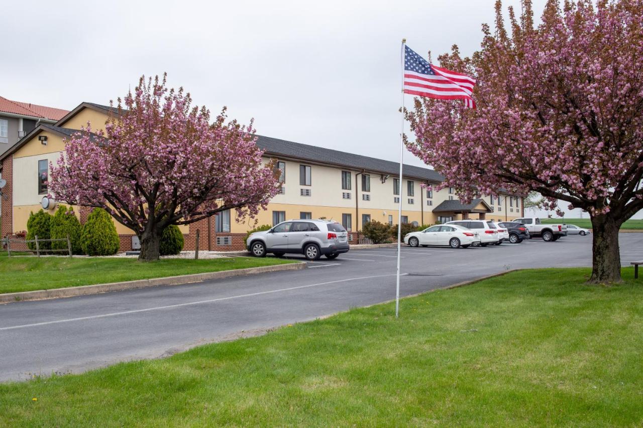 Eastbrook Inn Ronks Exterior photo