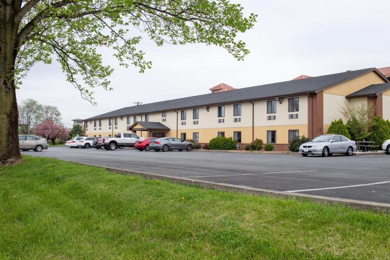 Eastbrook Inn Ronks Exterior photo