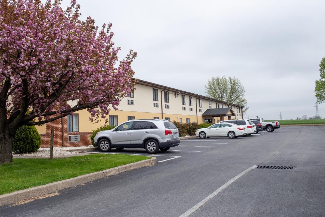 Eastbrook Inn Ronks Exterior photo