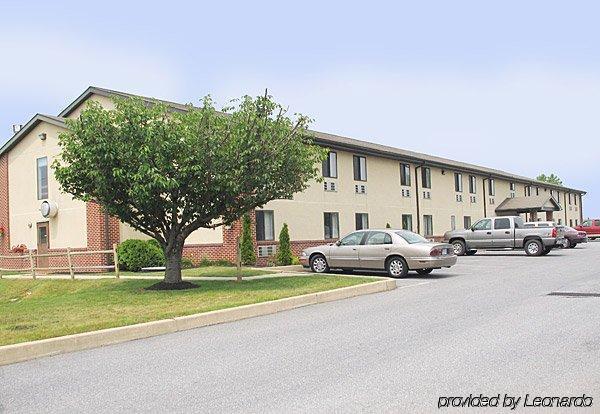 Eastbrook Inn Ronks Exterior photo